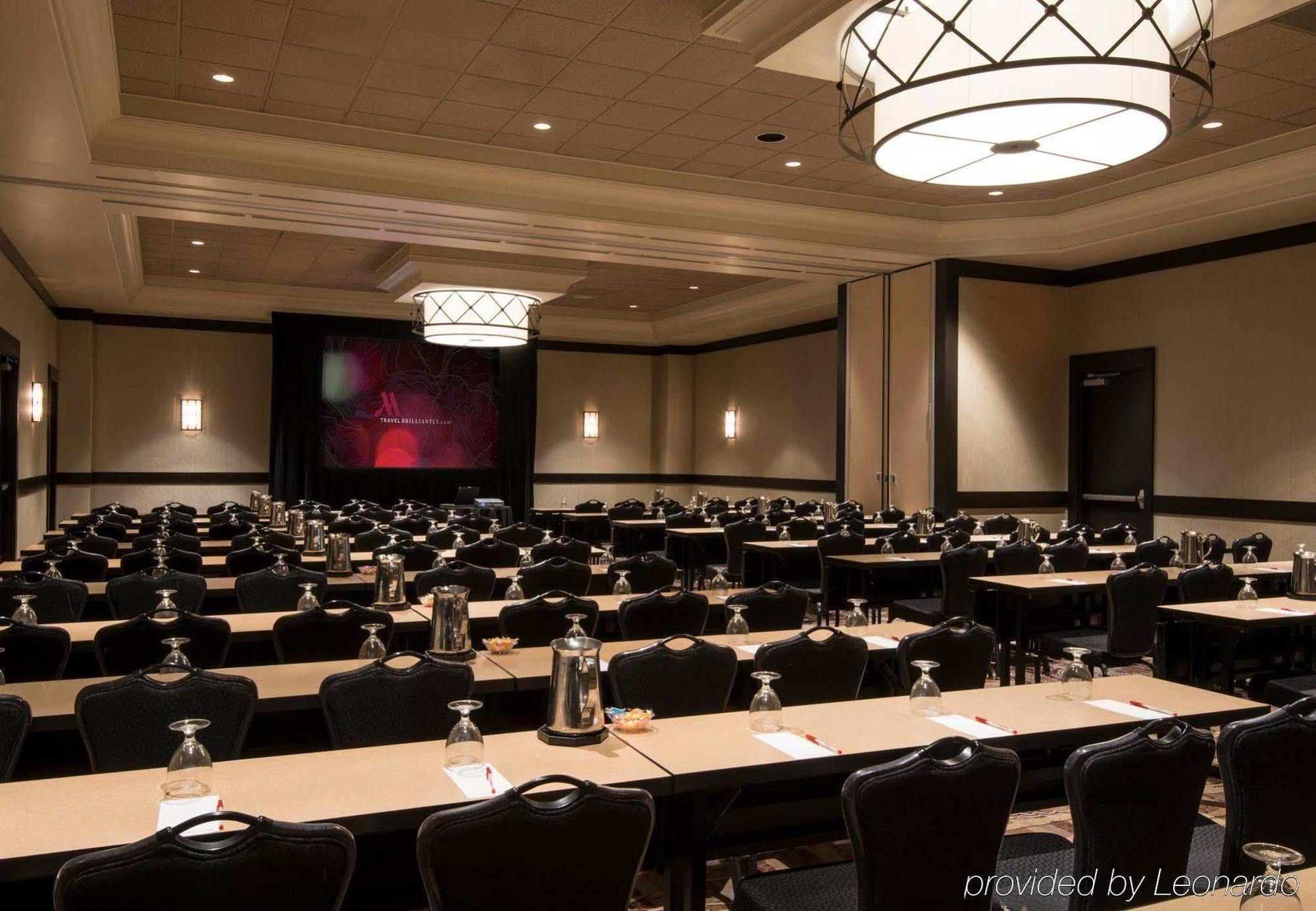 Wichita Marriott Hotel Exterior photo